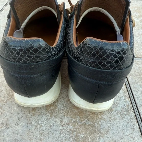 ESSEutESSE black leather sneakers